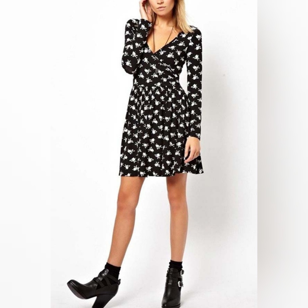 ASOS•Skater dress in white heart and arrow print